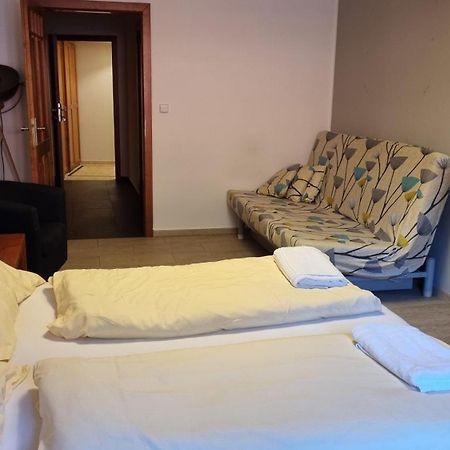 Nevinne Apartmany Kolin Luaran gambar