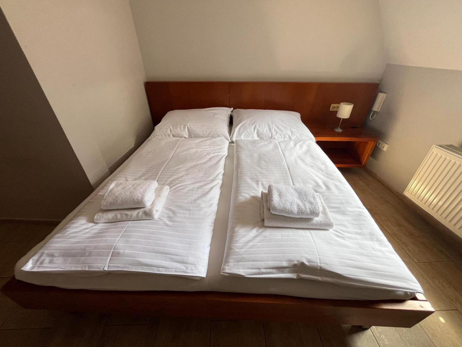 Nevinne Apartmany Kolin Luaran gambar