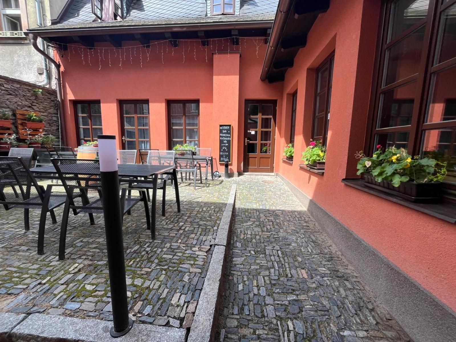 Nevinne Apartmany Kolin Luaran gambar